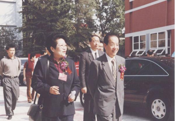 李肇星首次見錢其琛,脫口而出:錢司長好!辦公室內鬨堂大笑 李肇星首次見錢其琛,脫口而出:錢司長好!辦公室內鬨堂大笑