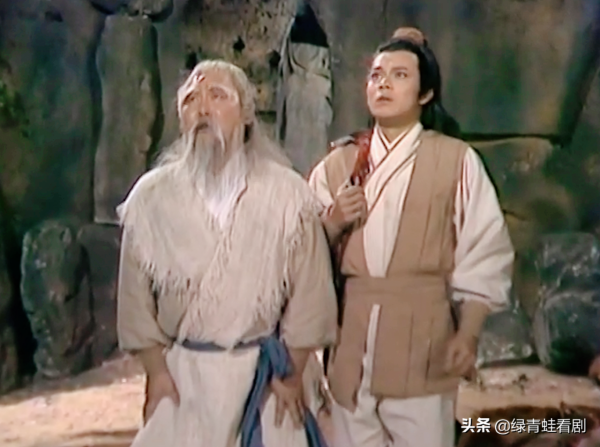 《九陰真經》是誰帶到了華山？金庸闇示：華山有第6人在場