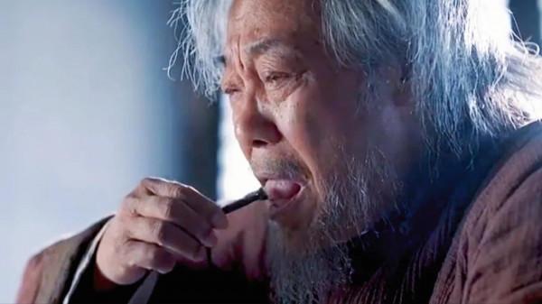 《老酒館》那爺:面子比天大,虎死不倒架 《老酒館》那爺:面子比天大,虎死不倒架