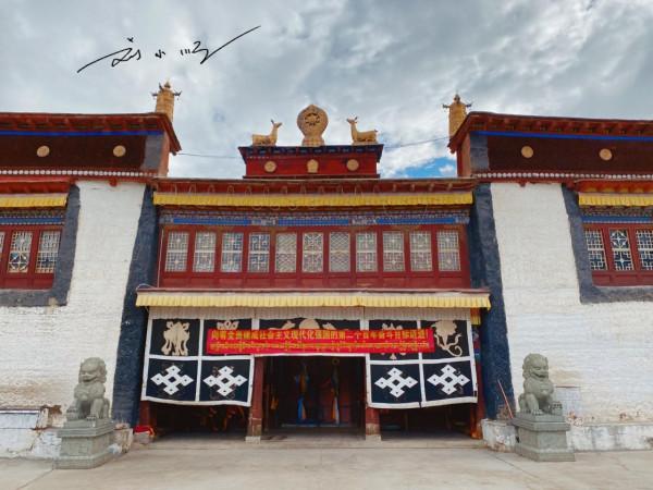 西藏昌都的小眾古鎮，還有一段古長城，知名度卻不高，遊客還不多