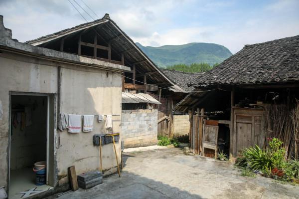 梵淨山下的雲舍村，曾經猴子愛喝的水，現在成了村民們的天然冰箱