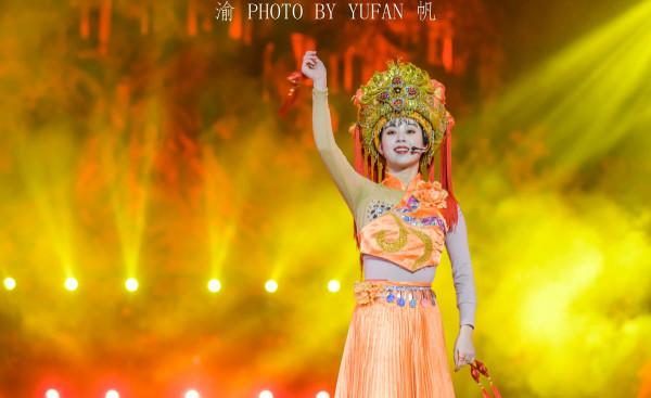 中國最大洞穴劇場，欣賞大型的詩畫盛典，洞中一小時，往事越千年