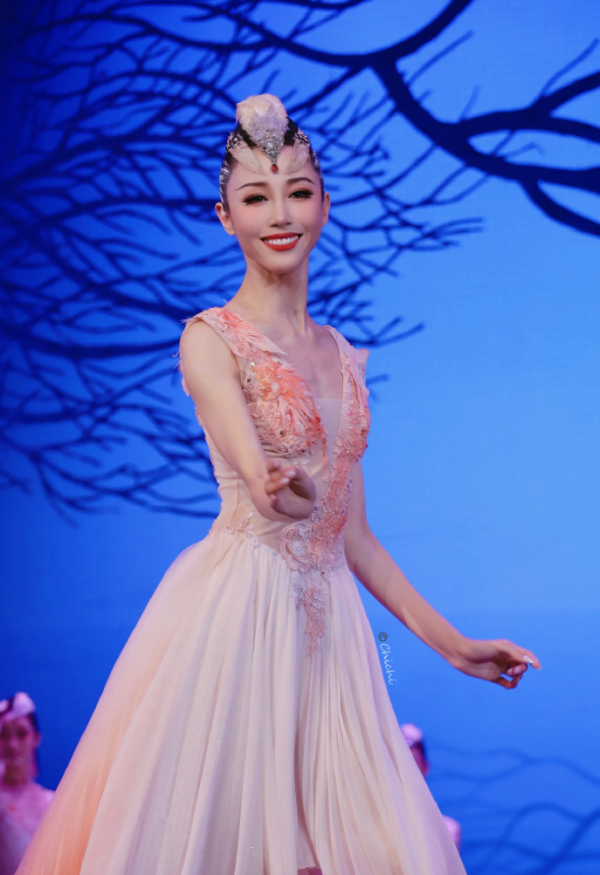 朱潔靜、唐詩逸參加《浪姐3》，這是朱䴉、洛神下凡嗎？