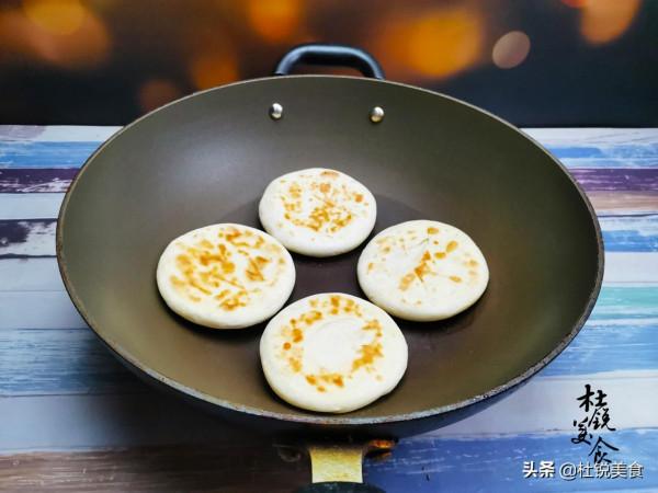 花200做了一鍋老北京滷煮火燒，1人1大碗，湯香肉爛貴點也值了