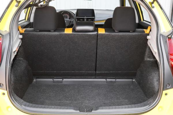 百公里油耗5升，外觀時尚，通勤代步首選，體驗豐田威馳FS