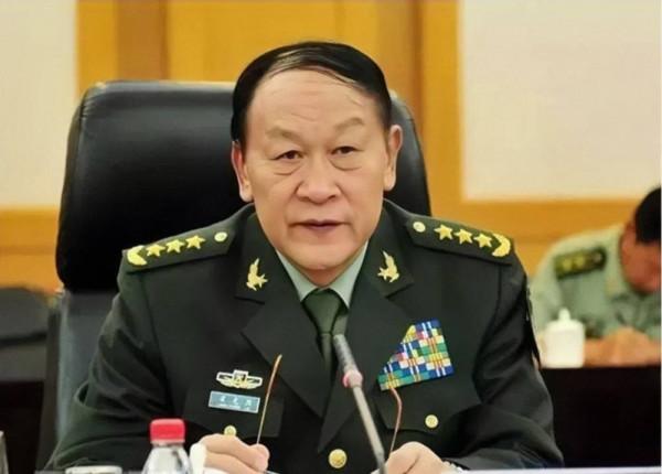 1985年，梁光烈任20軍軍長，頂頭上司是越級提拔的54軍軍長李九龍