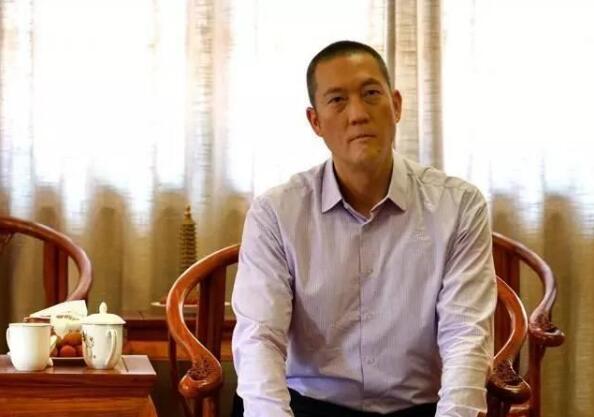 長相酷似蔣介石的曾孫蔣友松，參觀黃埔軍校時說：我家吃飯還這樣