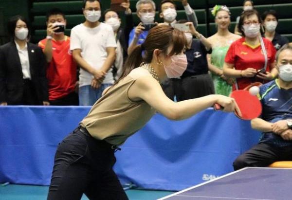 福原愛顏值徹底大回春!穿西裝升職事業再攀升,肌膚白皙令人羨慕 福原愛顏值徹底大回春!穿西裝升職事業再攀升,肌膚白皙令人羨慕