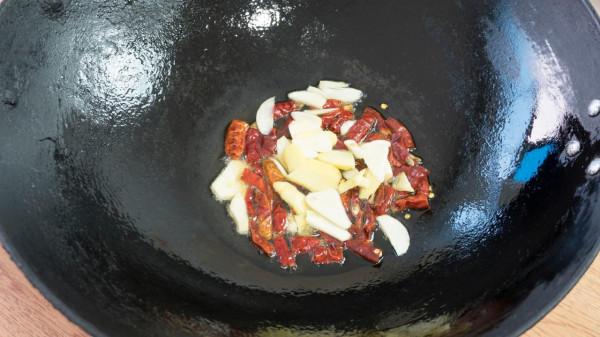 冬季養生宜溫補!多吃7道美食,驅寒暖身營養足,順應時節過寒冬 冬季養生宜溫補!多吃7道美食,驅寒暖身營養足,順應時節過寒冬