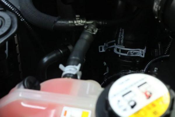 怪獸修車:翻新一輛21萬公里的路虎發現4,老爺子工地拉貨專用車 怪獸修車:翻新一輛21萬公里的路虎發現4,老爺子工地拉貨專用車