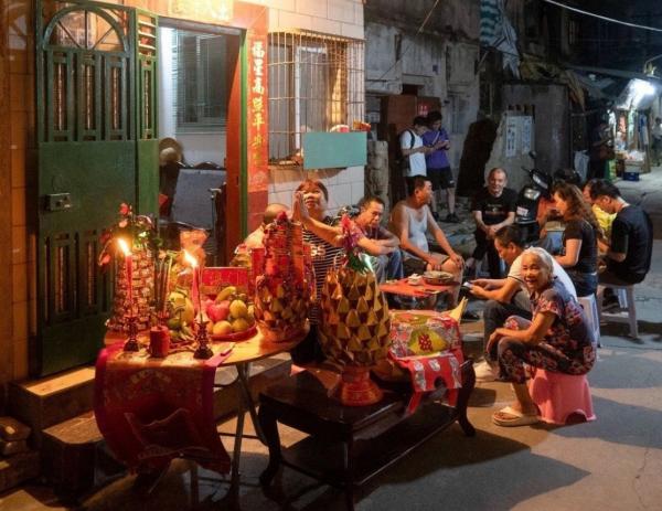 嶺南人的中秋開啟方式｜朝著月亮拜個禮，美食裡藏著中秋密碼