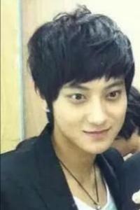 只有整容才能變臉？這些逆襲的男星，完美詮釋了“無痛變帥”