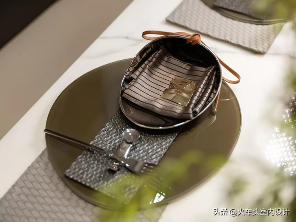 321㎡現代別墅，精簡輕奢，向陽生長