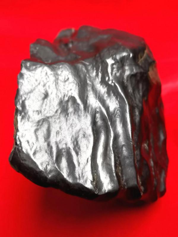 非常稀有的無球粒定向隕石