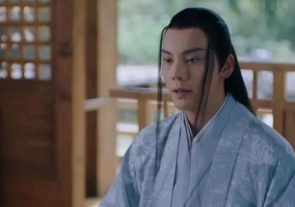 35歲楊冪新劇少女感十足，男主造型被網友吐槽，你咋看