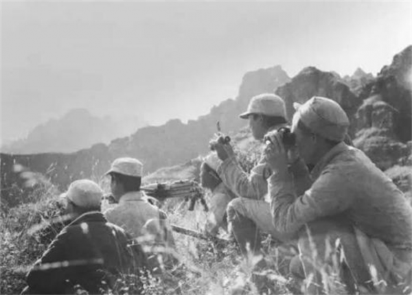 1955年授銜，孔慶德自認為能被授校官就樂壞了，卻被破格授予中將