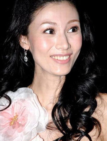 李嘉欣把最美的青春給了富豪劉鑾雄,為什麼大劉離婚了也不娶她? 李嘉欣把最美的青春給了富豪劉鑾雄,為什麼大劉離婚了也不娶她?