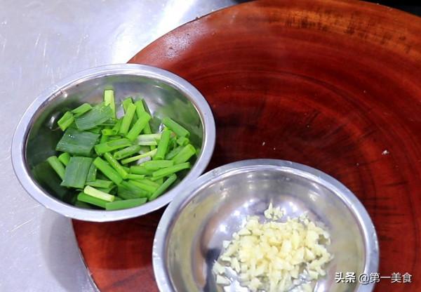 魷魚這樣做簡單又快捷，學會這個幾個技巧，魷魚鮮嫩Q彈，味道鮮