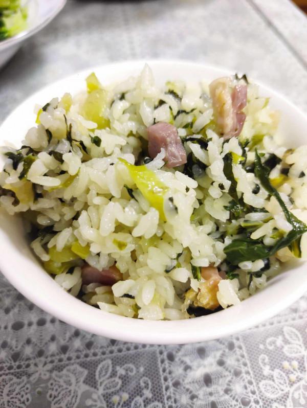 再入國產電飯煲，這款知吾煮電飯煲行不行？