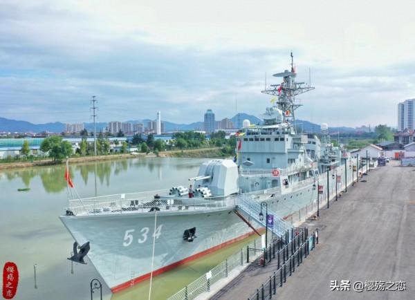 橫店影視城有個“外灘”,完美還原了萬國建築群,極具老上海風情 橫店影視城有個“外灘”,完美還原了萬國建築群,極具老上海風情