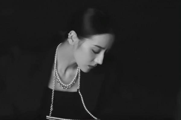 迪麗熱巴官宣御木本全球代言人，出鏡最新御木本廣告大片