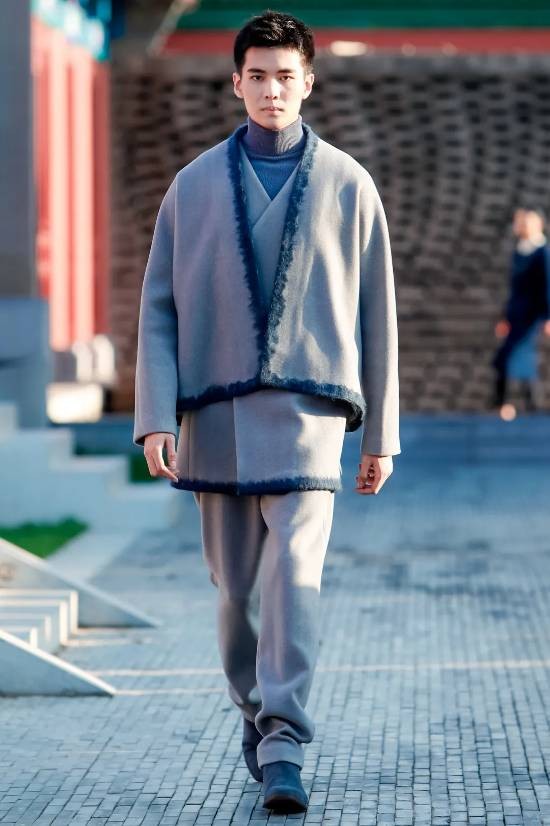 “凌龍×度兮”秋冬時裝釋出會亮相北京隆福文化中心 “凌龍×度兮”秋冬時裝釋出會亮相北京隆福文化中心