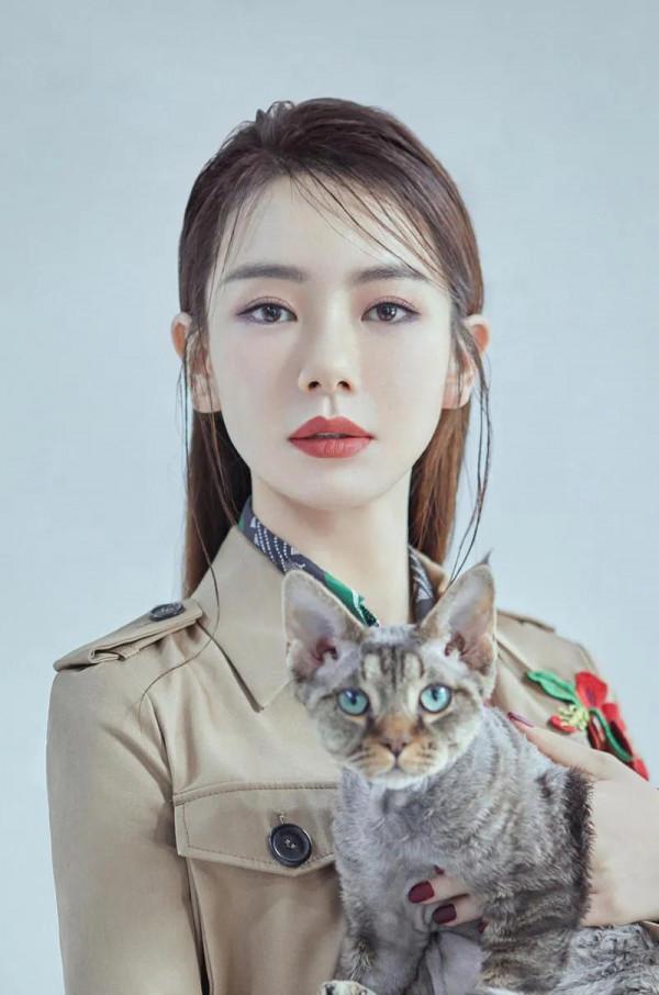 女神戚薇驚豔時光寫真集