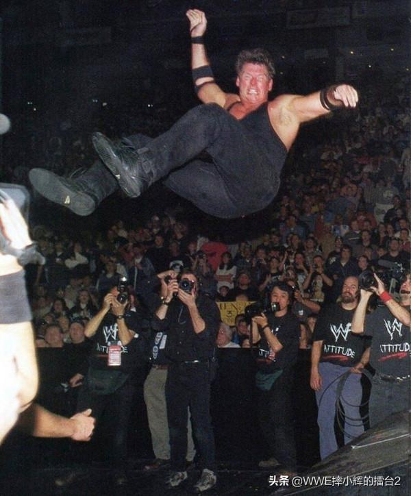 摔角界的龍頭麥克曼家族到底多有錢？起底每個成員的工資單