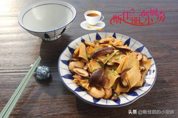 75後老兩口午餐朋友圈火了，不剩菜不浪費，好吃不貴，吃得特舒服