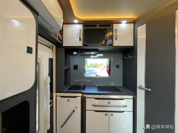 雲遊系列單拓展房車:大廠出品,國產依維柯官方指導價:41.49萬 雲遊系列單拓展房車:大廠出品,國產依維柯官方指導價:41.49萬