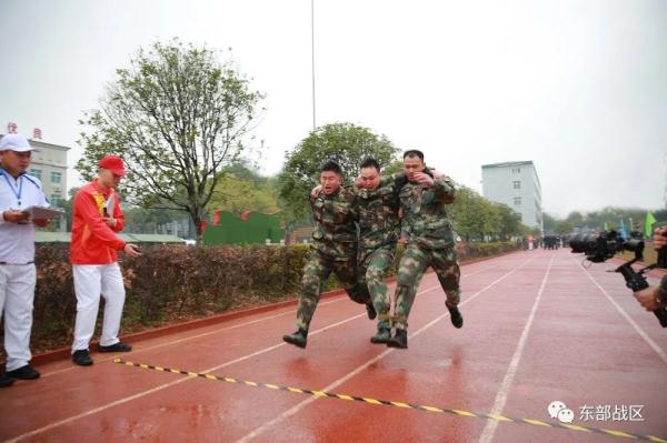 看！“東風快遞員”為火箭“注燃”