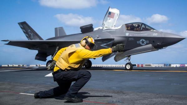 0架對300架,美海軍陸戰隊空中支援強大,075何時迎來垂直起降機 0架對300架,美海軍陸戰隊空中支援強大,075何時迎來垂直起降機