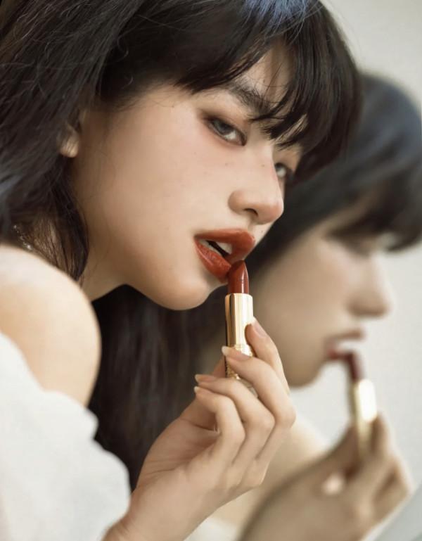 建議“黃皮”女生，買口紅別錯過這5支色號，顯白又氣質