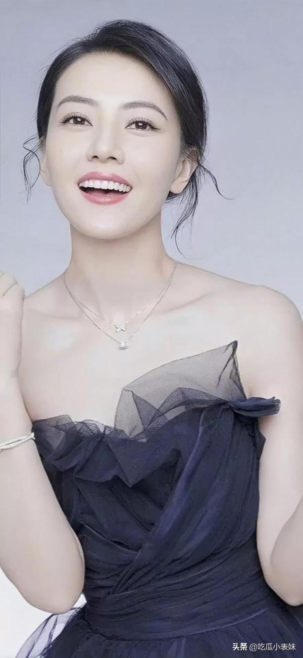 高圓圓,肌膚豐潤,高雅端莊 高圓圓,肌膚豐潤,高雅端莊