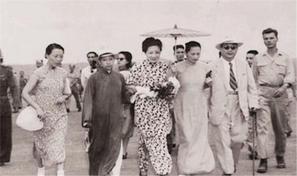 孔令俊招親:梳著大背頭、穿旗袍搭高跟鞋約會胡宗南,結果如何? 孔令俊招親:梳著大背頭、穿旗袍搭高跟鞋約會胡宗南,結果如何?