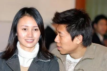 袁泉：嫁給同學夏雨，是公婆和老公的調和劑，解開老公多年的心結