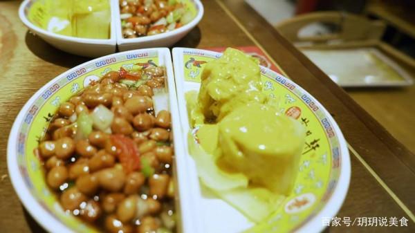 北京128元一斤的美食，一根有半米長，邊吃邊嗦才是正宗吃法