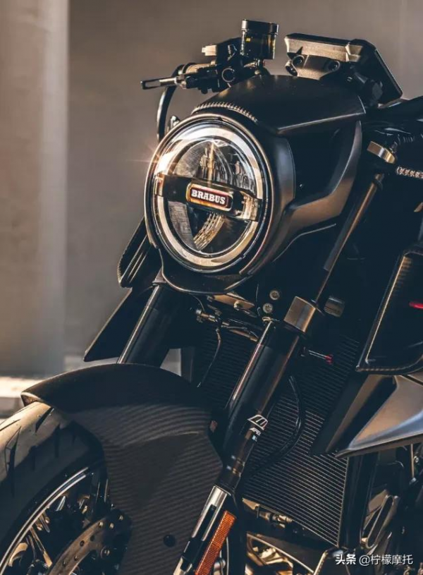 KTM攜手博速Brabus釋出1300R