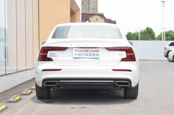 換裝48V輕混系統 實拍2022款沃爾沃S60