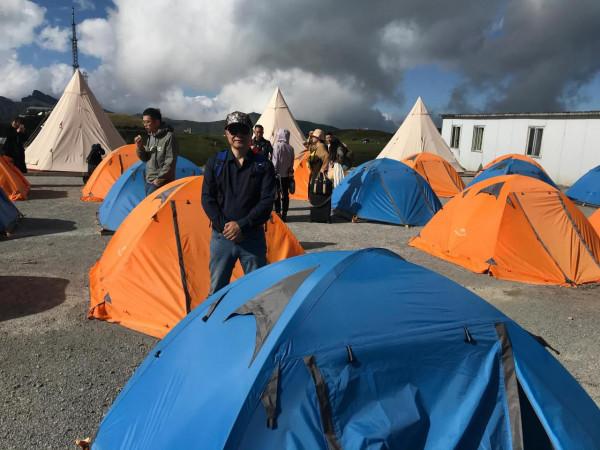 旅遊去體驗轎頂山日出日落美極