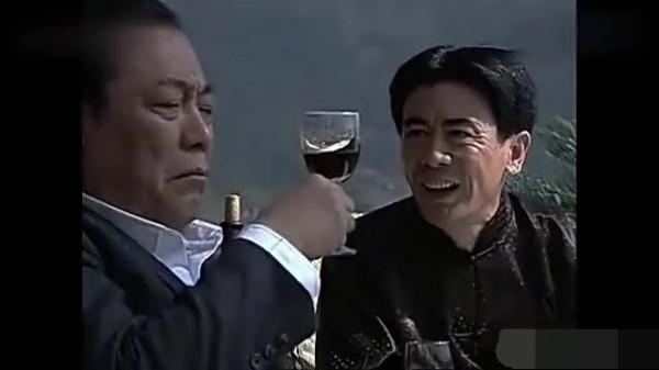 《潛伏》裡個個都是高手，漢奸大富商穆連成，就是被忽視的高手