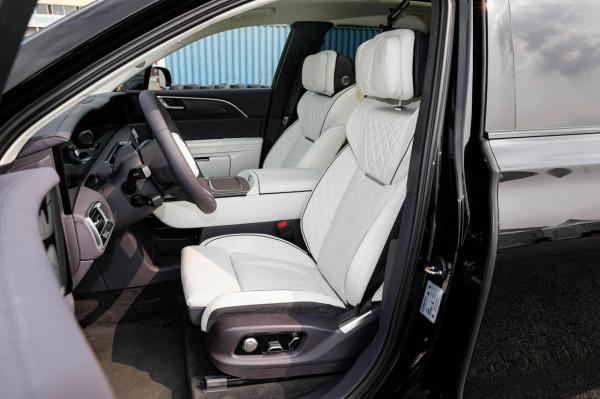 試駕紅旗“狠角色”：邁向新能源高階市場，它勢在必行