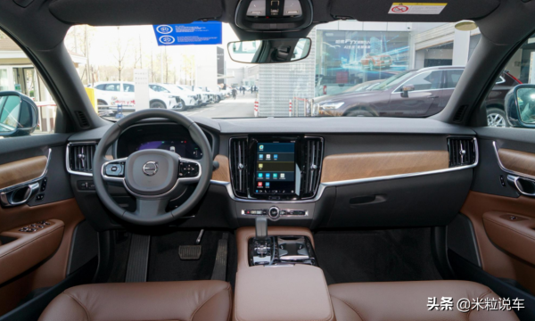 49.99萬！盤點沃爾沃S90 RECHARGE T8：優雅外表，雙動力