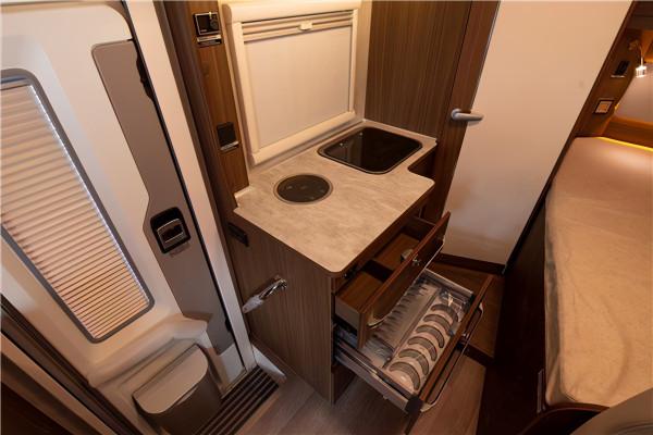 新款瑞弗V800E國六依維柯房車,高性價比合資房車典範 新款瑞弗V800E國六依維柯房車,高性價比合資房車典範