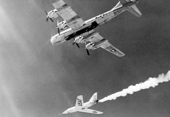 1953年4架美機擊落蘇聯客機，導致21人死亡，兩天後蘇聯瘋狂復仇