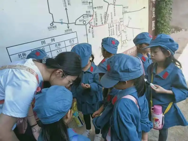 北京師範大學邯鄲附屬幼兒園走進地道戰遺址開展紅色研學 北京師範大學邯鄲附屬幼兒園走進地道戰遺址開展紅色研學