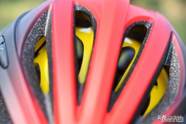 輕且更安全 只要299元!PMT MIPS頭盔評測 輕且更安全 只要299元!PMT MIPS頭盔評測