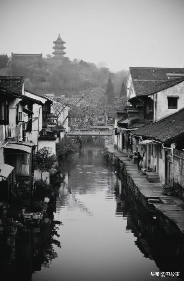 2歲命懸一線，父親將我從鬼門關拉了回來。父親坎坷而傳奇的一生