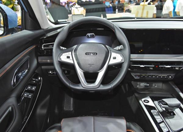 頂配預售13.59萬元，長安歐尚X7 PLUS“夠格”嗎？