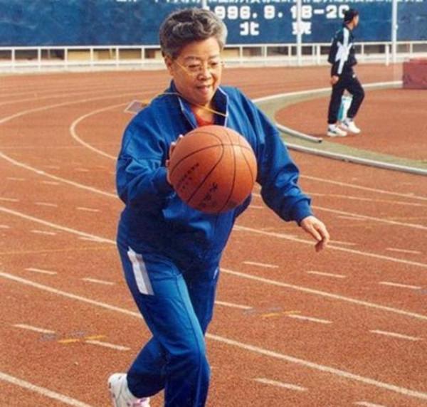 副總理吳儀：政壇上的“鐵娘子”，作風凌厲一生未嫁，官至副國級